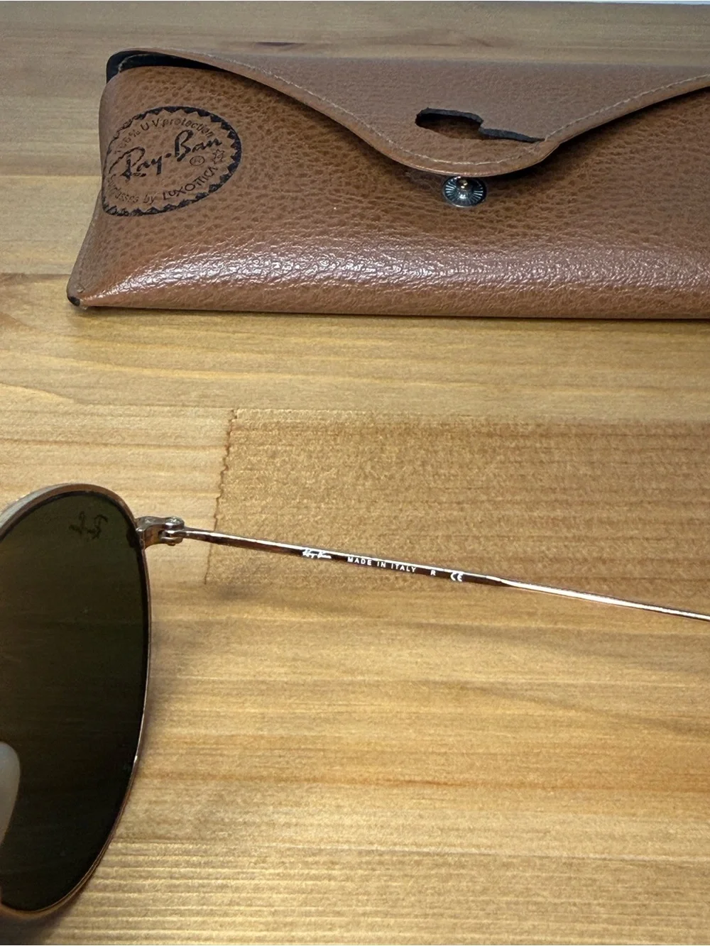 Ray-Ban Round Metal Sunglasses in Gold with Green Lenses